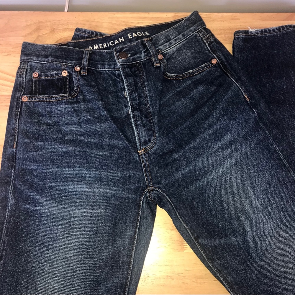 NWOT AE Hi-Rise Girlfriend Jean SALE